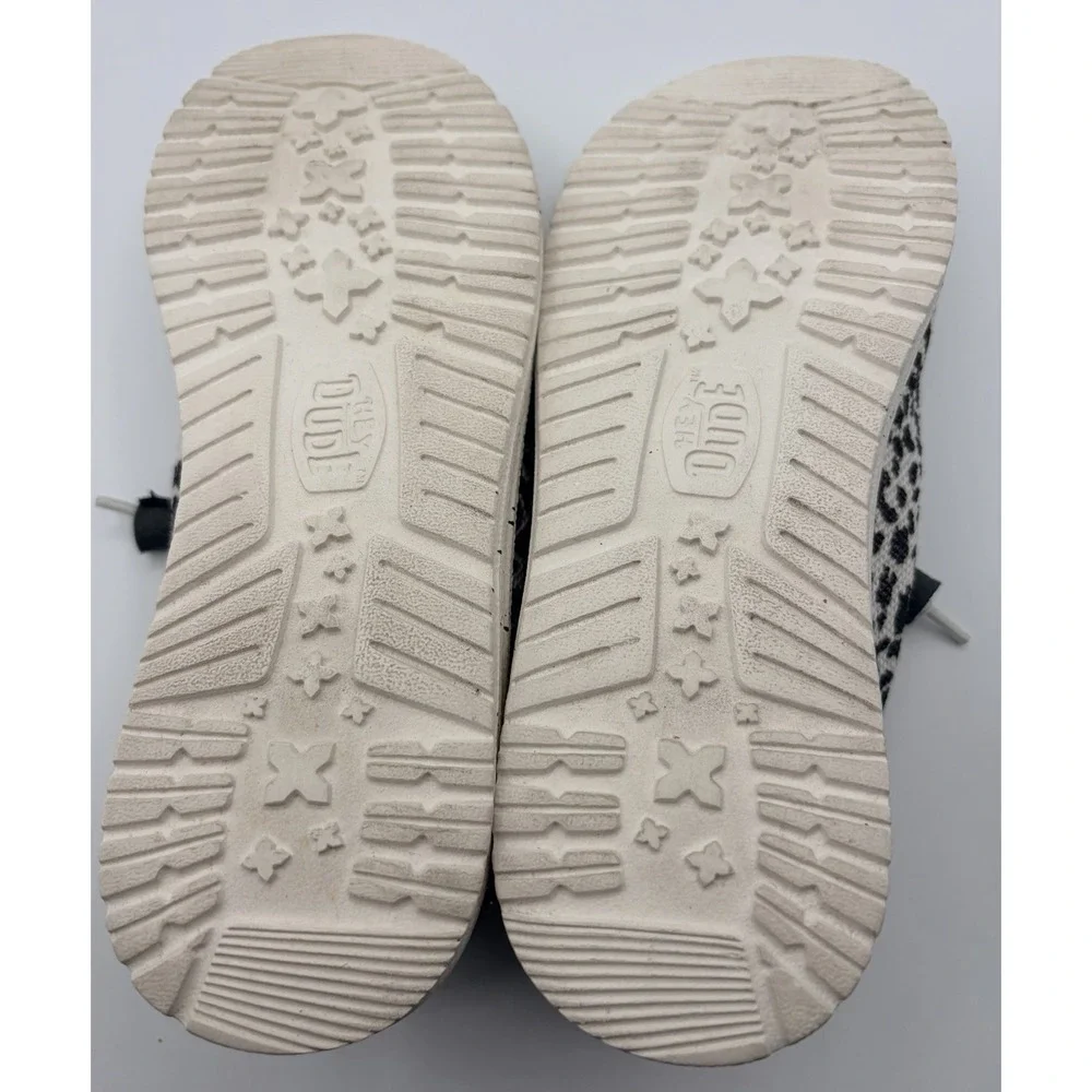 Hey Dude Shoes Women's 7 Wendy Cheetah Print Sneakers White Up Casual